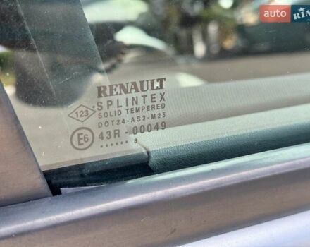 Серый Рено Megane Scenic, объемом двигателя 1.6 л и пробегом 229 тыс. км за 6200 $, фото 24 на Automoto.ua