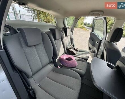 Серый Рено Megane Scenic, объемом двигателя 1.6 л и пробегом 229 тыс. км за 6200 $, фото 45 на Automoto.ua