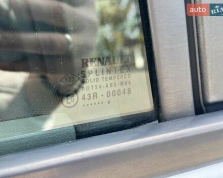 Серый Рено Megane Scenic, объемом двигателя 1.6 л и пробегом 229 тыс. км за 6200 $, фото 23 на Automoto.ua