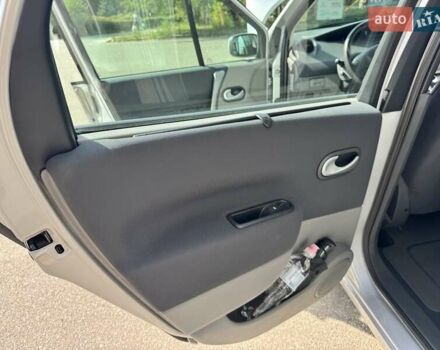 Серый Рено Megane Scenic, объемом двигателя 1.6 л и пробегом 229 тыс. км за 6200 $, фото 58 на Automoto.ua