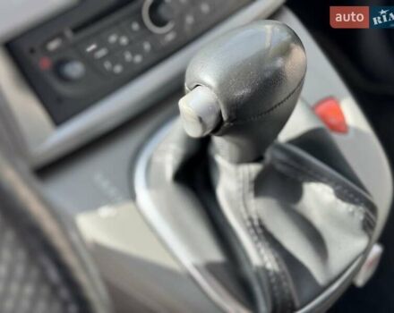 Серый Рено Megane Scenic, объемом двигателя 1.6 л и пробегом 229 тыс. км за 6200 $, фото 72 на Automoto.ua