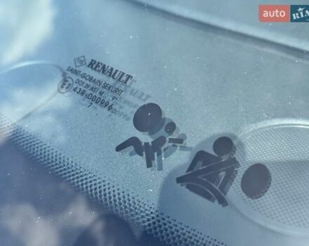 Серый Рено Megane Scenic, объемом двигателя 1.6 л и пробегом 229 тыс. км за 6200 $, фото 16 на Automoto.ua