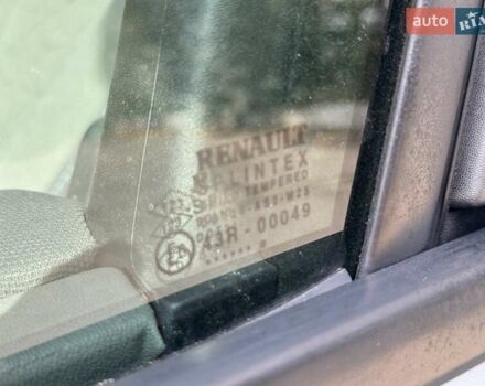 Серый Рено Megane Scenic, объемом двигателя 1.6 л и пробегом 229 тыс. км за 6200 $, фото 18 на Automoto.ua