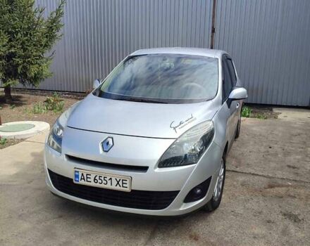 Серый Рено Megane Scenic, объемом двигателя 1.6 л и пробегом 184 тыс. км за 8200 $, фото 2 на Automoto.ua