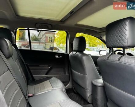 Серый Рено Megane Scenic, объемом двигателя 1.6 л и пробегом 270 тыс. км за 5990 $, фото 21 на Automoto.ua
