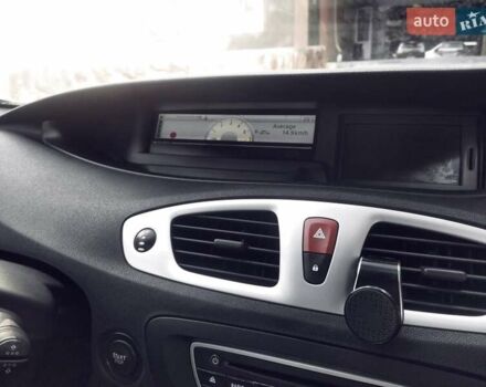 Серый Рено Megane Scenic, объемом двигателя 1.5 л и пробегом 178 тыс. км за 6000 $, фото 11 на Automoto.ua