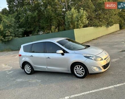 Серый Рено Megane Scenic, объемом двигателя 1.9 л и пробегом 300 тыс. км за 6850 $, фото 11 на Automoto.ua