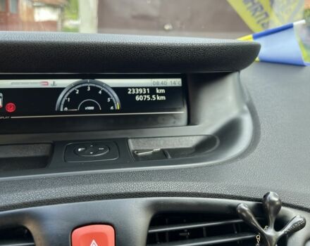 Серый Рено Megane Scenic, объемом двигателя 1.5 л и пробегом 233 тыс. км за 7300 $, фото 3 на Automoto.ua