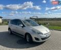 Серый Рено Megane Scenic, объемом двигателя 1.5 л и пробегом 195 тыс. км за 5999 $, фото 2 на Automoto.ua