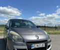Серый Рено Megane Scenic, объемом двигателя 1.9 л и пробегом 327 тыс. км за 7000 $, фото 1 на Automoto.ua