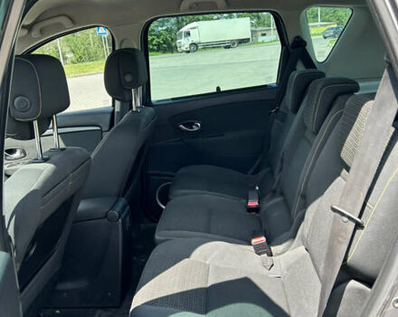 Серый Рено Megane Scenic, объемом двигателя 1.9 л и пробегом 327 тыс. км за 7000 $, фото 6 на Automoto.ua