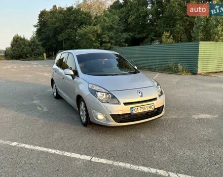 Серый Рено Megane Scenic, объемом двигателя 1.9 л и пробегом 300 тыс. км за 6850 $, фото 3 на Automoto.ua