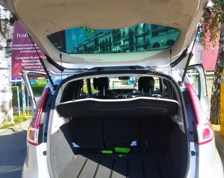 Серый Рено Megane Scenic, объемом двигателя 1.5 л и пробегом 178 тыс. км за 6000 $, фото 16 на Automoto.ua