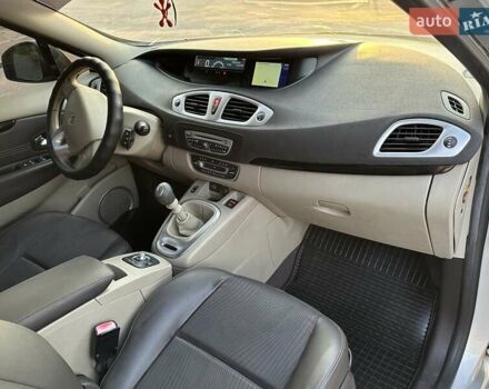 Серый Рено Megane Scenic, объемом двигателя 1.9 л и пробегом 300 тыс. км за 6850 $, фото 14 на Automoto.ua