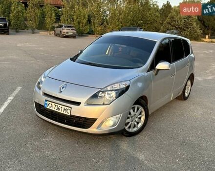 Серый Рено Megane Scenic, объемом двигателя 1.9 л и пробегом 300 тыс. км за 6850 $, фото 1 на Automoto.ua