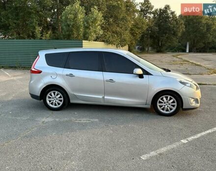 Серый Рено Megane Scenic, объемом двигателя 1.9 л и пробегом 300 тыс. км за 6850 $, фото 10 на Automoto.ua