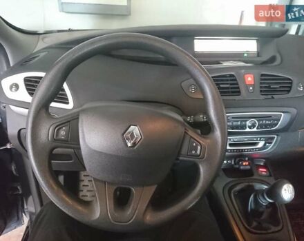 Серый Рено Megane Scenic, объемом двигателя 1.5 л и пробегом 210 тыс. км за 7500 $, фото 5 на Automoto.ua