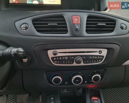 Серый Рено Megane Scenic, объемом двигателя 1.5 л и пробегом 296 тыс. км за 6500 $, фото 12 на Automoto.ua