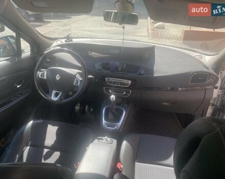 Серый Рено Megane Scenic, объемом двигателя 2 л и пробегом 244 тыс. км за 8600 $, фото 7 на Automoto.ua