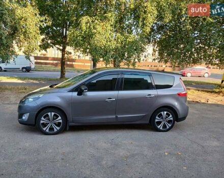 Серый Рено Megane Scenic, объемом двигателя 1.5 л и пробегом 317 тыс. км за 7200 $, фото 2 на Automoto.ua