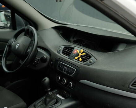 Сірий Рено Megane Scenic, об'ємом двигуна 1.5 л та пробігом 325 тис. км за 6200 $, фото 3 на Automoto.ua