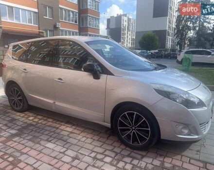 Серый Рено Megane Scenic, объемом двигателя 2 л и пробегом 244 тыс. км за 8600 $, фото 8 на Automoto.ua