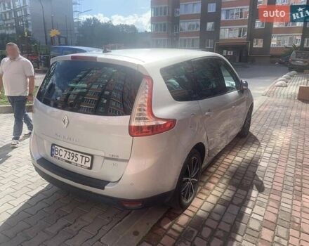 Серый Рено Megane Scenic, объемом двигателя 2 л и пробегом 244 тыс. км за 8600 $, фото 4 на Automoto.ua