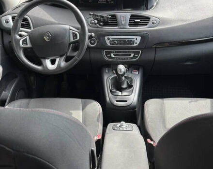 Серый Рено Megane Scenic, объемом двигателя 1.5 л и пробегом 270 тыс. км за 8700 $, фото 18 на Automoto.ua