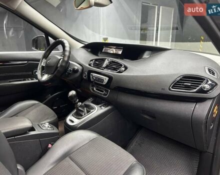 Сірий Рено Megane Scenic, об'ємом двигуна 1.6 л та пробігом 238 тис. км за 9800 $, фото 24 на Automoto.ua