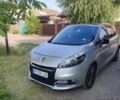 Серый Рено Megane Scenic, объемом двигателя 1.5 л и пробегом 280 тыс. км за 8100 $, фото 1 на Automoto.ua