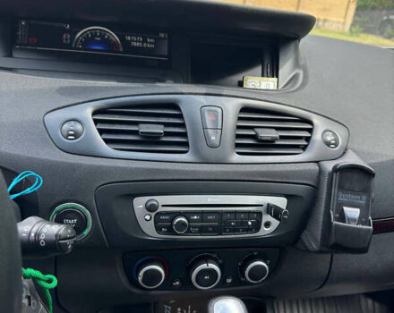 Серый Рено Megane Scenic, объемом двигателя 1.5 л и пробегом 181 тыс. км за 8500 $, фото 6 на Automoto.ua