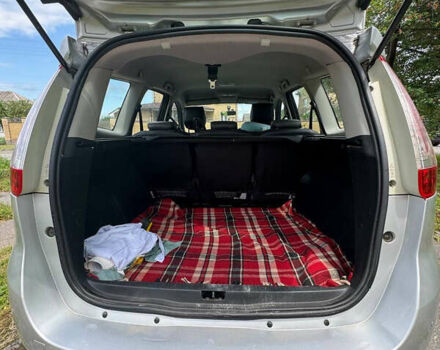 Серый Рено Megane Scenic, объемом двигателя 1.5 л и пробегом 181 тыс. км за 8500 $, фото 7 на Automoto.ua