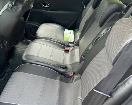 Серый Рено Megane Scenic, объемом двигателя 1.5 л и пробегом 181 тыс. км за 8500 $, фото 4 на Automoto.ua