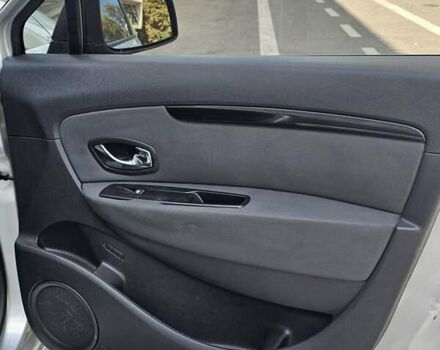 Серый Рено Megane Scenic, объемом двигателя 1.46 л и пробегом 200 тыс. км за 6500 $, фото 17 на Automoto.ua