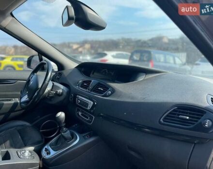 Серый Рено Megane Scenic, объемом двигателя 1.6 л и пробегом 259 тыс. км за 8000 $, фото 10 на Automoto.ua