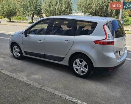 Серый Рено Megane Scenic, объемом двигателя 1.46 л и пробегом 200 тыс. км за 6500 $, фото 12 на Automoto.ua