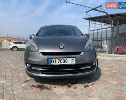 Серый Рено Megane Scenic, объемом двигателя 1.6 л и пробегом 259 тыс. км за 8000 $, фото 4 на Automoto.ua