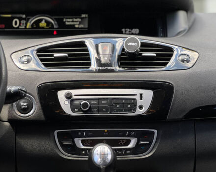 Серый Рено Megane Scenic, объемом двигателя 1.5 л и пробегом 234 тыс. км за 9200 $, фото 14 на Automoto.ua