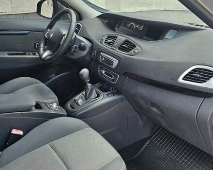 Серый Рено Megane Scenic, объемом двигателя 1.46 л и пробегом 200 тыс. км за 6500 $, фото 21 на Automoto.ua