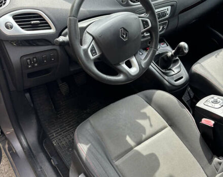 Серый Рено Megane Scenic, объемом двигателя 1.5 л и пробегом 270 тыс. км за 8700 $, фото 11 на Automoto.ua