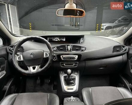 Сірий Рено Megane Scenic, об'ємом двигуна 1.6 л та пробігом 238 тис. км за 9800 $, фото 17 на Automoto.ua