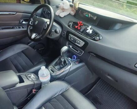 Серый Рено Megane Scenic, объемом двигателя 1.5 л и пробегом 280 тыс. км за 8100 $, фото 8 на Automoto.ua