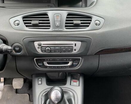 Серый Рено Megane Scenic, объемом двигателя 1.5 л и пробегом 256 тыс. км за 8100 $, фото 6 на Automoto.ua