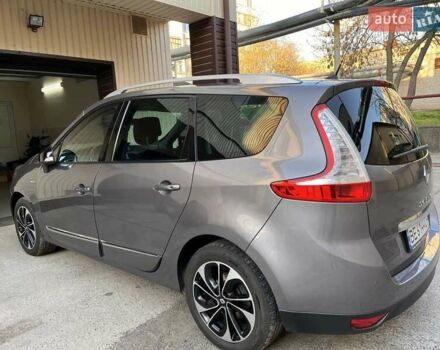 Серый Рено Megane Scenic, объемом двигателя 1.5 л и пробегом 186 тыс. км за 11600 $, фото 7 на Automoto.ua