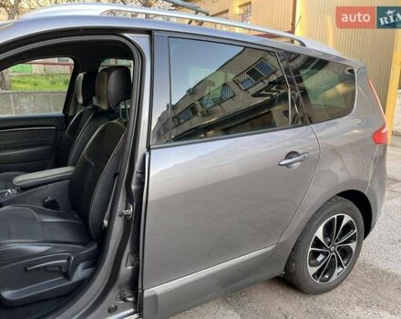Серый Рено Megane Scenic, объемом двигателя 1.5 л и пробегом 186 тыс. км за 11600 $, фото 17 на Automoto.ua