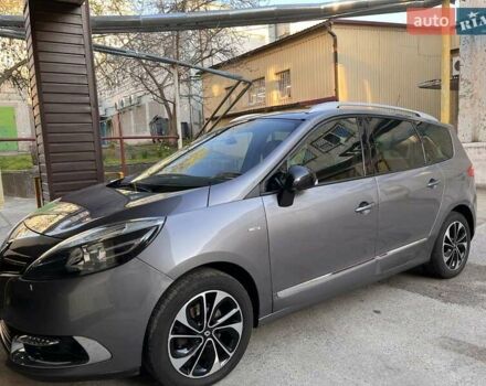 Серый Рено Megane Scenic, объемом двигателя 1.5 л и пробегом 186 тыс. км за 11600 $, фото 3 на Automoto.ua