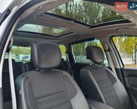 Серый Рено Megane Scenic, объемом двигателя 1.5 л и пробегом 259 тыс. км за 9900 $, фото 13 на Automoto.ua