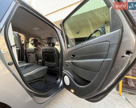 Серый Рено Megane Scenic, объемом двигателя 1.5 л и пробегом 186 тыс. км за 11600 $, фото 11 на Automoto.ua
