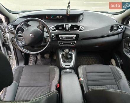 Серый Рено Megane Scenic, объемом двигателя 1.5 л и пробегом 259 тыс. км за 9900 $, фото 18 на Automoto.ua
