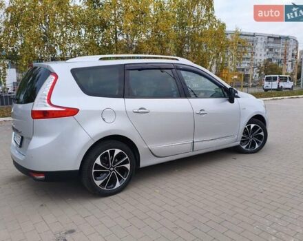 Серый Рено Megane Scenic, объемом двигателя 1.5 л и пробегом 259 тыс. км за 9900 $, фото 7 на Automoto.ua